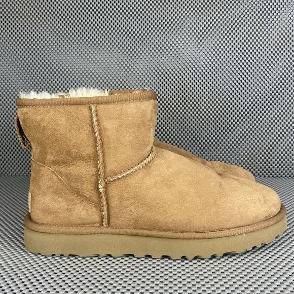 UGG Classic Mini II Boots Womens 8 Chestnut Leather Sheepskin Pull On Winter - Picture 1 of 11